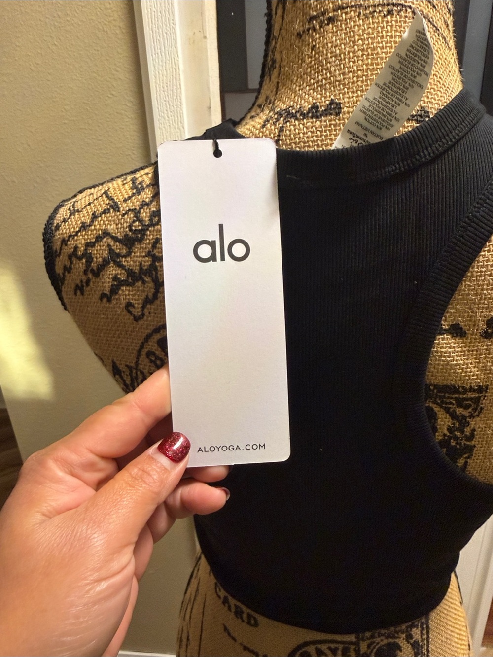 ALO Yoga Black Ribbed Cropped Tank Top - Picture 2 of 3